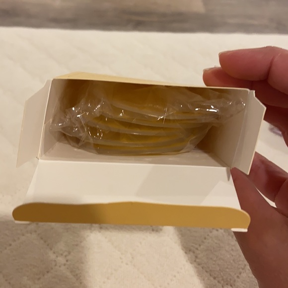 Belief summer kit cooling patch, roller and bag. - Picture 7 of 11